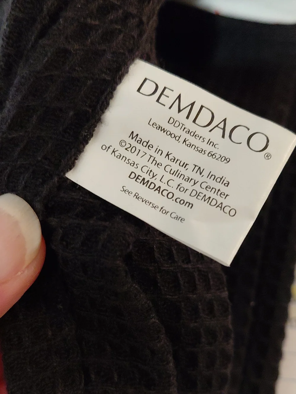 DEMDACO KITCHEN BOA/SCARF